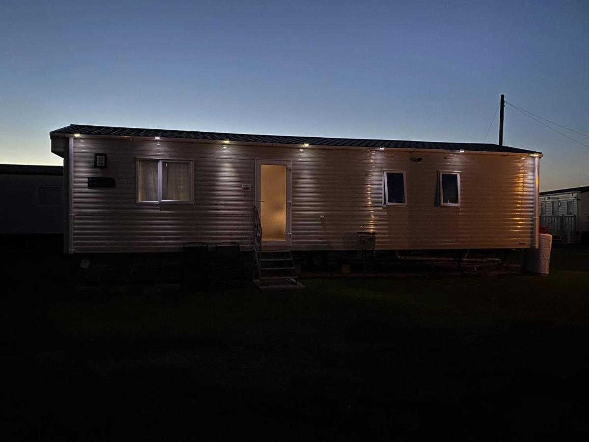 The Burrows Holiday Caravan, Seal Bay Selsey Buitenkant foto