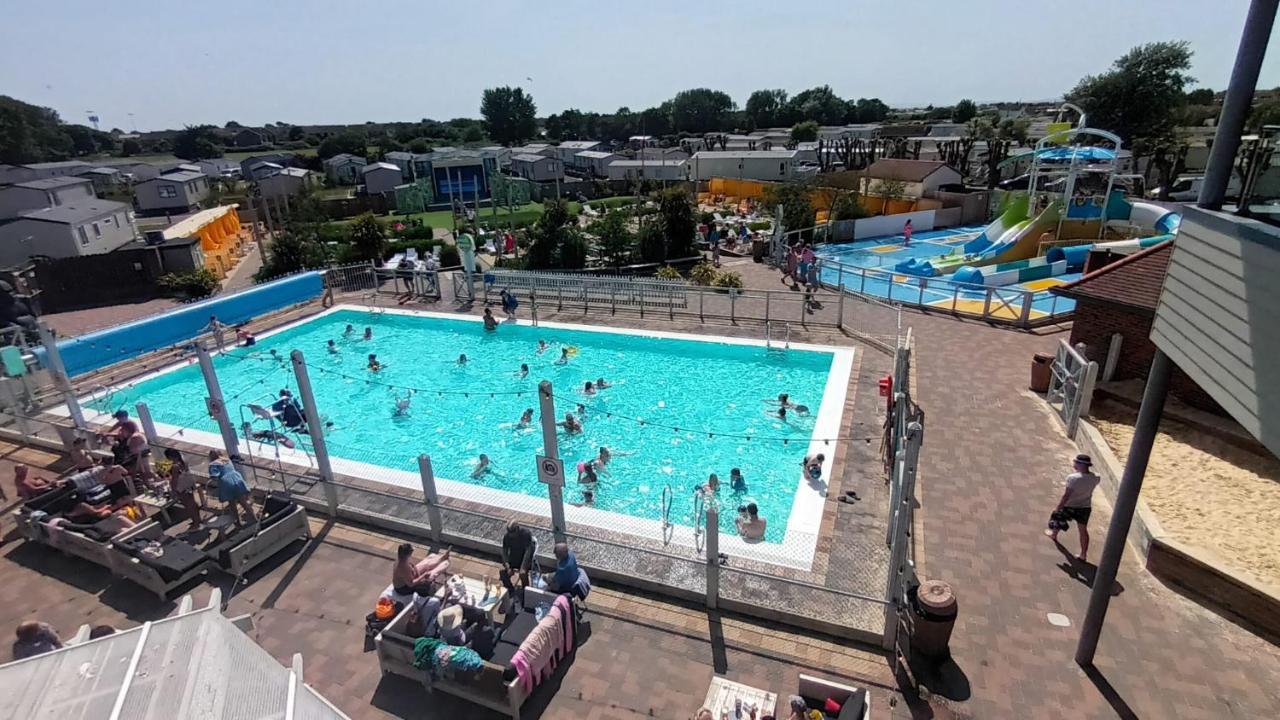 The Burrows Holiday Caravan, Seal Bay Selsey Buitenkant foto